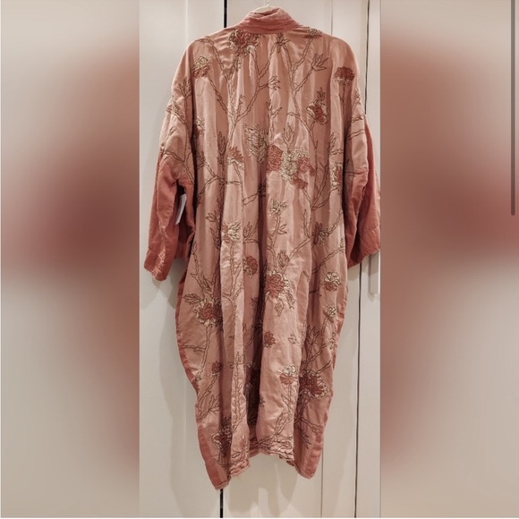 Magnolia pearl Lilikoi kimono - Picture 2 of 15